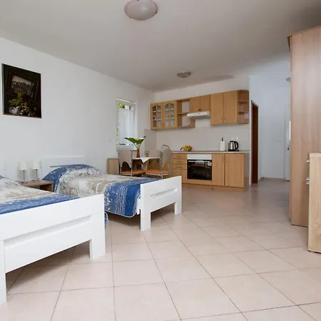 Vero-3 By Interhome Abbázia