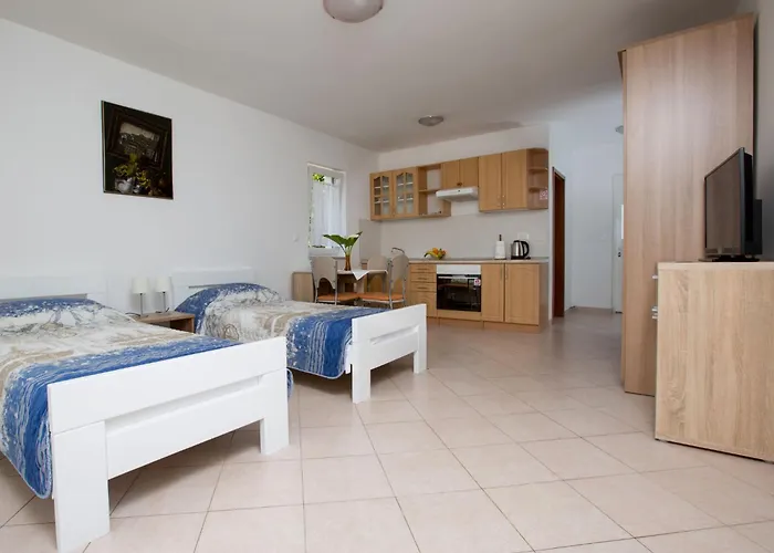 Vero-3 By Interhome Abbázia